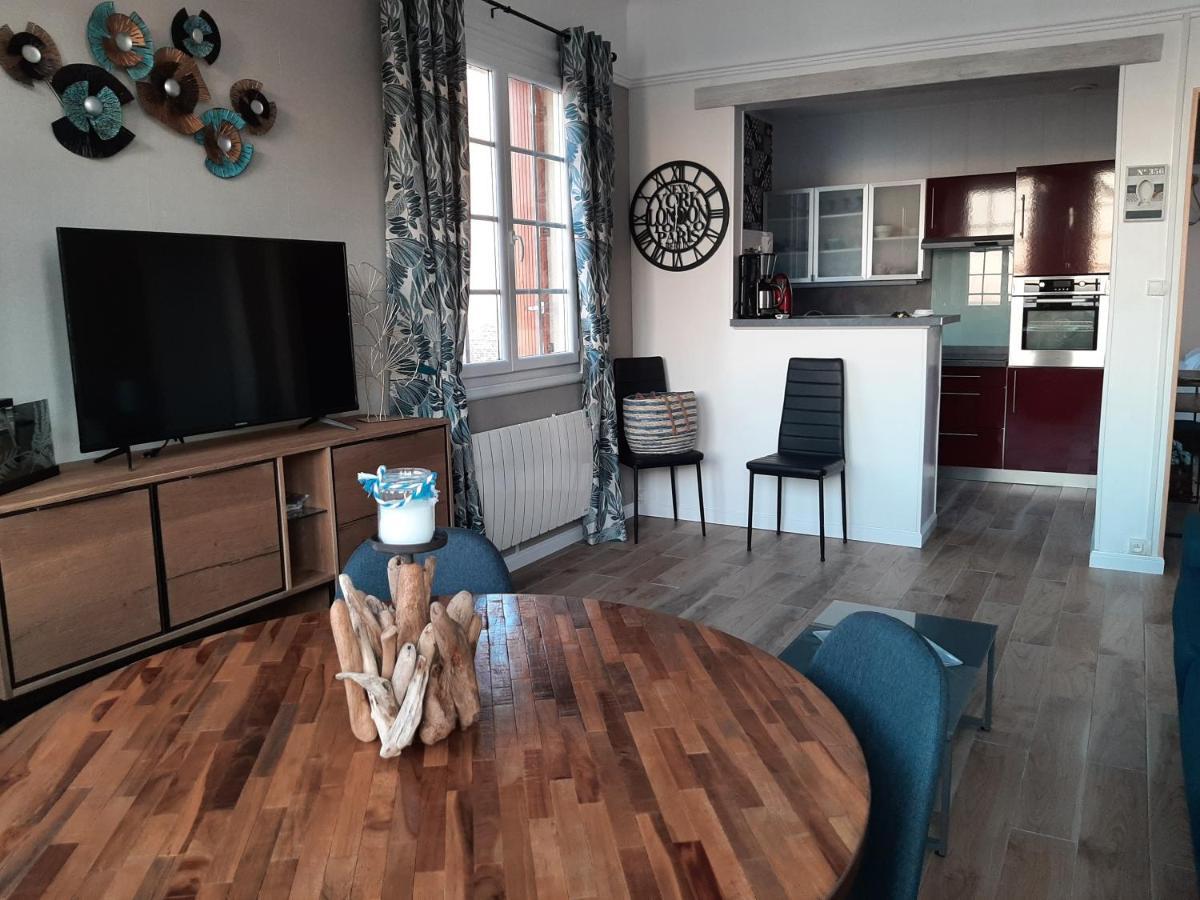 Au Gre Des Marees, Appartement Face A La Mer, Classe 3 Etoiles Ault Exteriör bild